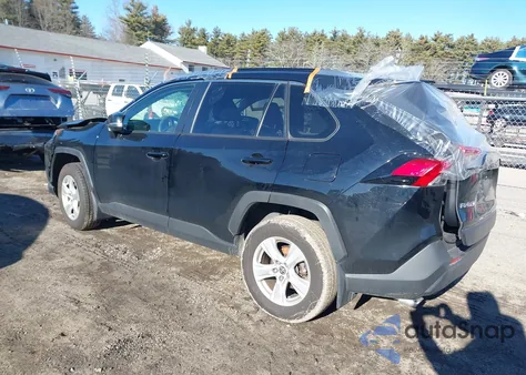 2021 Toyota Rav4 Xle z USA, uszkodzony, nr VIN JTMP1RFV9MD532381